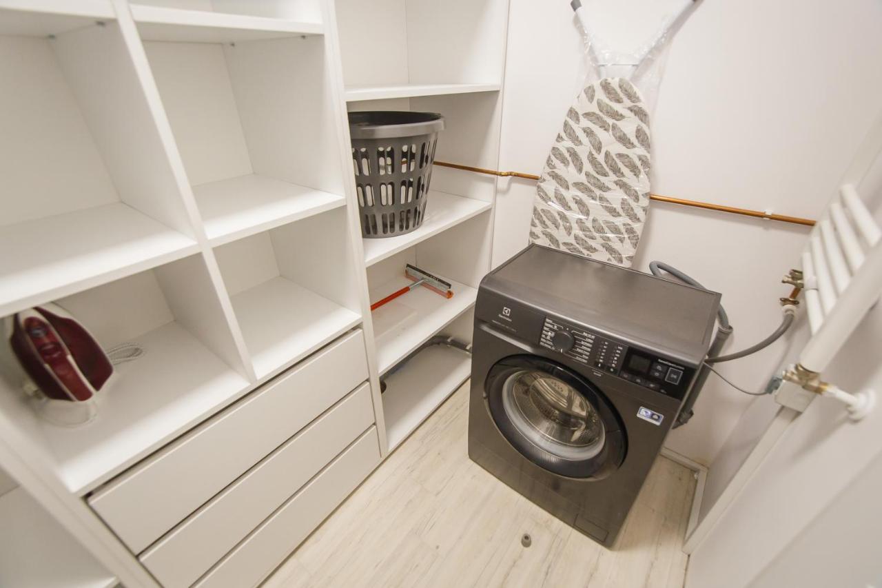 Pinkwood Harmony Apartment Орадеа Екстериор снимка